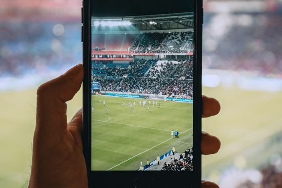 /media/40xbkth2/sport_streaming_mobil_unsplash