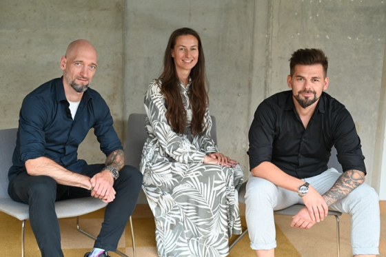 /media/kt1j2xqu/cruxo-ty-m_z-leva_michal-trunka-t-lenka-trunka-tova-a-jan-galgonek