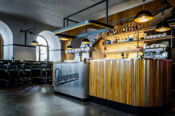 /media/10383/potrefenahusa