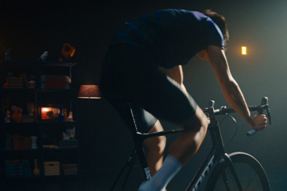 /media/25649/rouvy_keep_going_bts_image_1