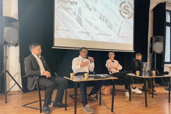 /media/18854/securight_panel_10-11-21_56