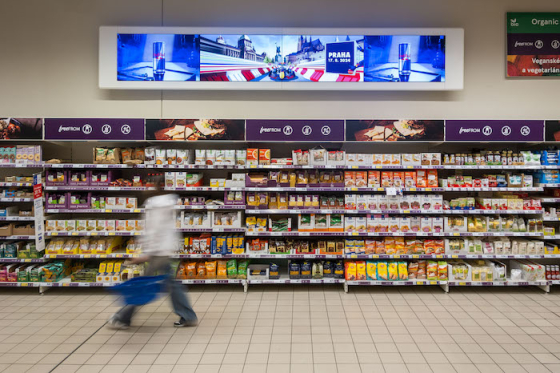 /media/omjp4uud/dunnhumby_tesco_praha_digitalniobrazovka