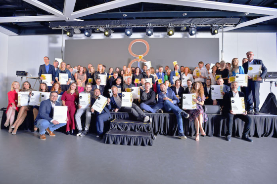 /media/22135/zlatystrednik_hromadna