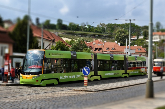 /media/8596/airbank_tramvaj