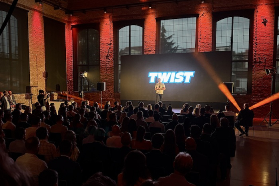 /media/simh3tg0/twist