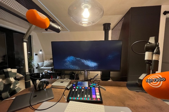 /media/23689/amazing_places_a_fajn_radio_spojily_sily