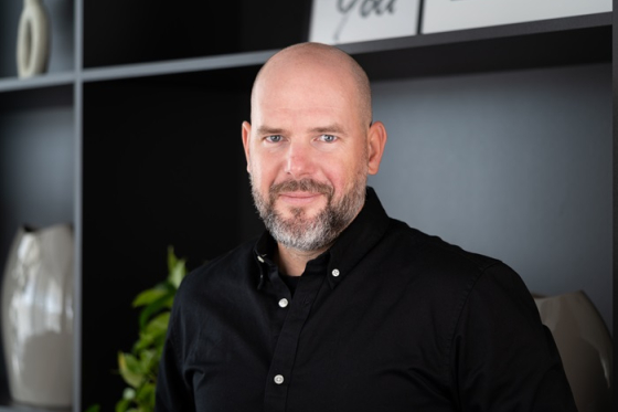 /media/v4alh4um/dan-blazek_transcatjpg