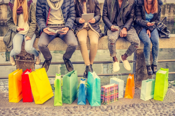 /media/6964/shutterstock_retail_trendy