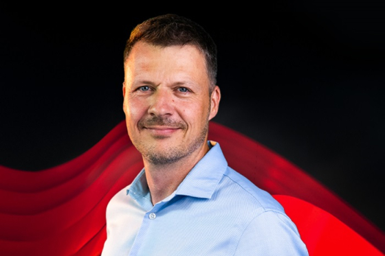 /media/tigpmrjj/1200x1200-jiri-udatny