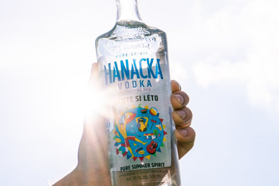 /media/13321/hanackavodka_puresummerspirit_slider