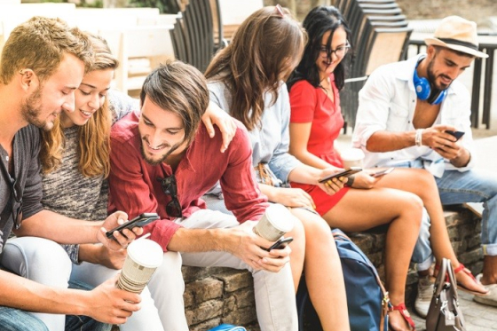 /media/11164/mladi_shutterstock