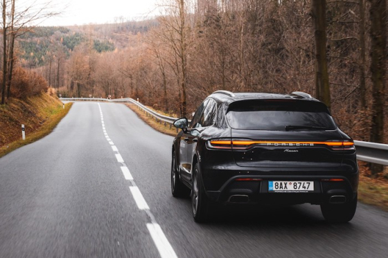 /media/24354/porsche