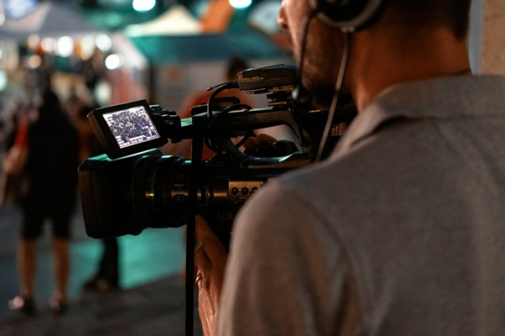 /media/sl3lq110/film-nataceni_freepik