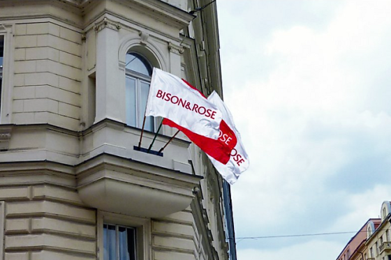 /media/13032/bison-rose