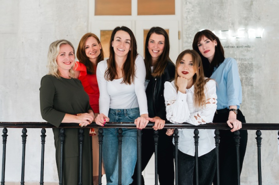 /media/br1pxshs/grayling_mumdoo_mensi