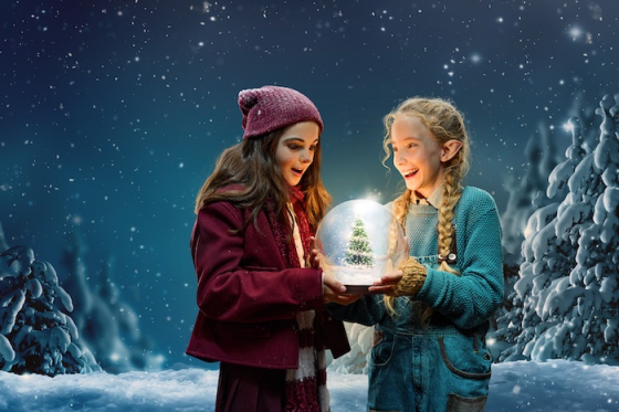 /media/psbcr4zv/xmas_t-magenta_composing_elves