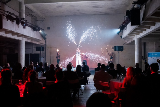 /media/18687/flema21_mask-bureau