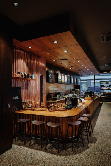 /media/23938/starbucks_reservestore_3