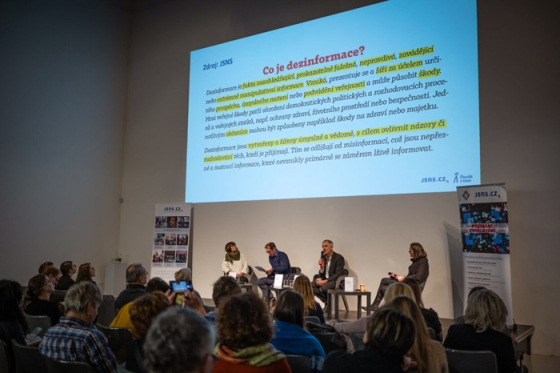 /media/3txiz2xo/jak-na-dezinformace_4