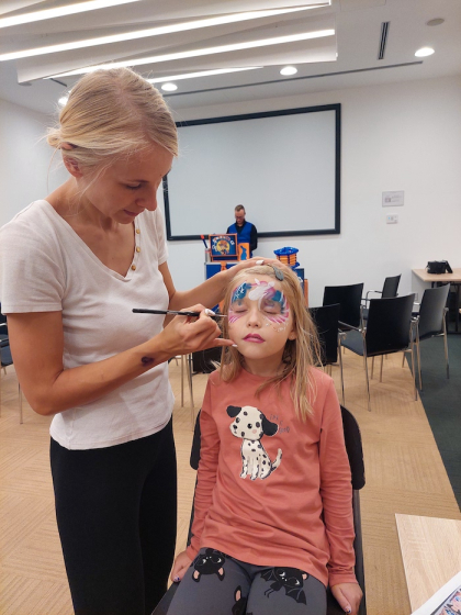 /media/ohwgneyd/babyguruoslava_malovaninaoblicej