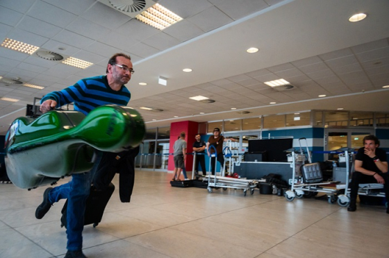 /media/ttobu4yq/cf_240602_spot_semyon_home_alone_bts_webres_-c-_luciekrejzlova-50