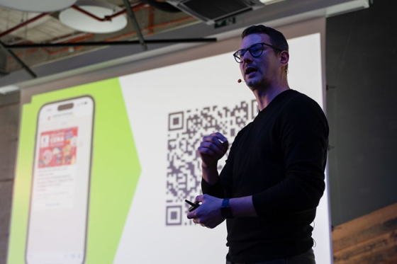 /media/bsghdc5x/genz_p-hofman_blue-events