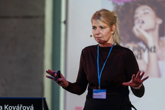 /media/3q3mgu4h/genz_h-kovarova_blue-events