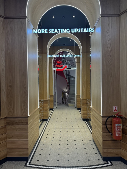 /media/rn3isuj3/kfc_interier3