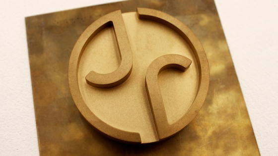 /media/mgvpbmca/jaguar_monogram_artists_mark