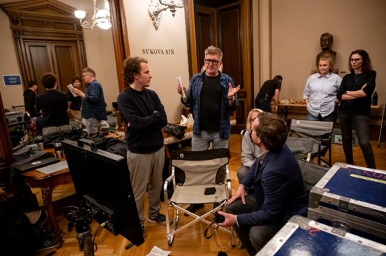 /media/pedjysiq/semyon_home_alone_bts_den1_webres_-c-_luciekrejzlová-25