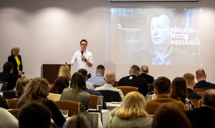 /media/24615/brandstorming-26