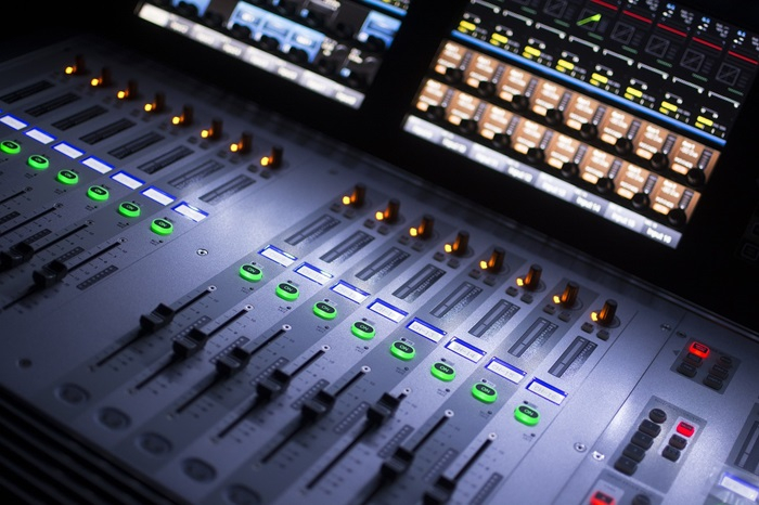 /media/erdclcvz/tv-a-radio-studio_pixabay