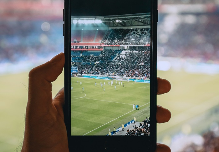 /media/40xbkth2/sport_streaming_mobil_unsplash