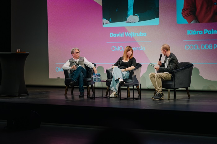 /media/wetnujhi/omniconnectzleva_david-vejtruba_kla-ra-palmer_pavel-gali-k