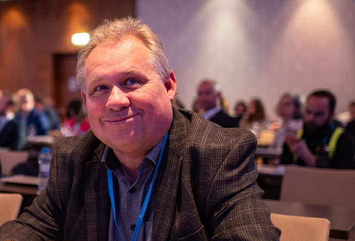 /media/12024/tomaskrasny