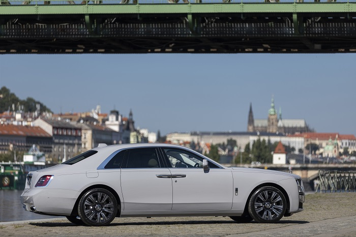 /media/14070/rr_new-ghost_back_1