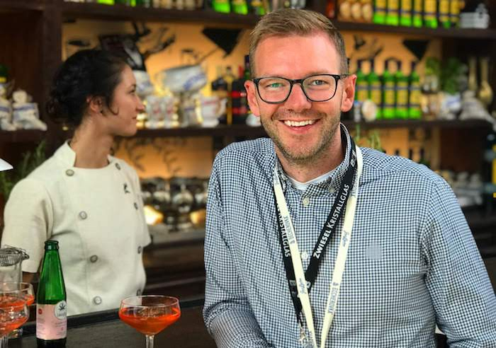 /media/15855/jakub-loos_becherovka