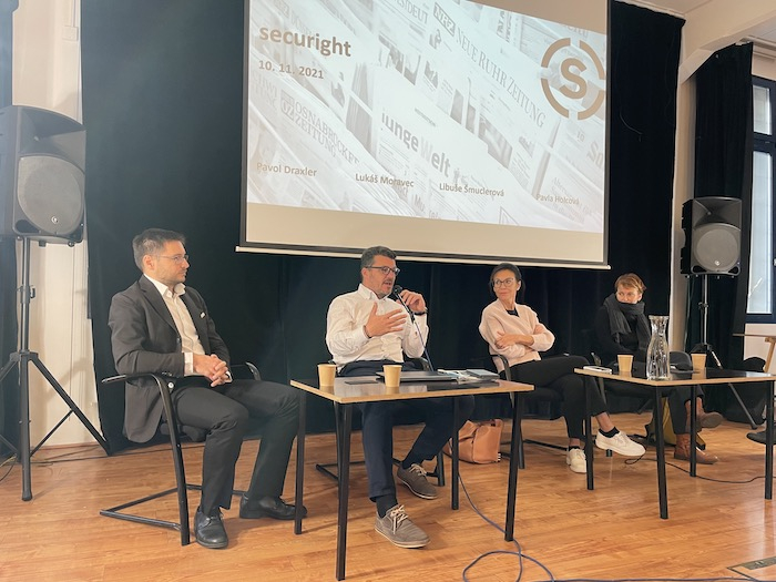 /media/18854/securight_panel_10-11-21_56