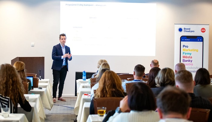 /media/24617/brandstorming-96