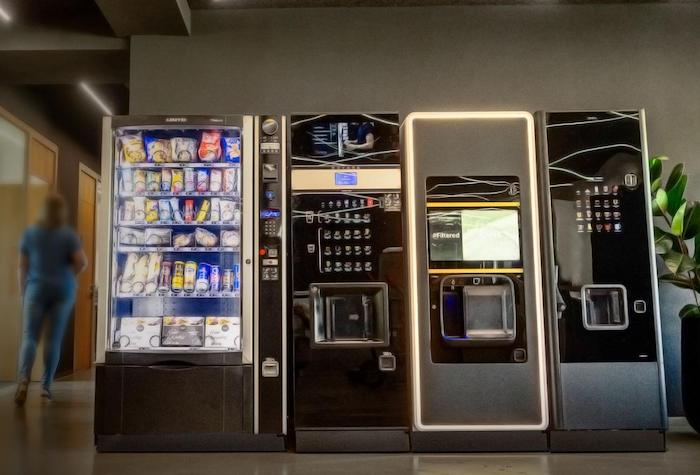 /media/pljesxee/kofola_mixavending