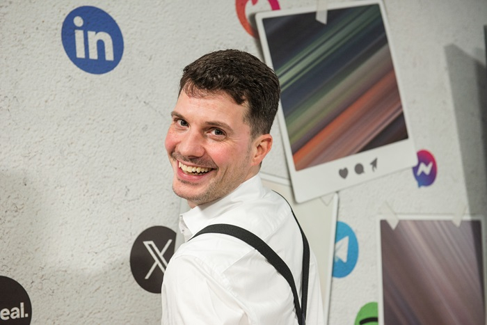 /media/h4xij0yk/a11_zasmej_se_-_martin_hranac-4