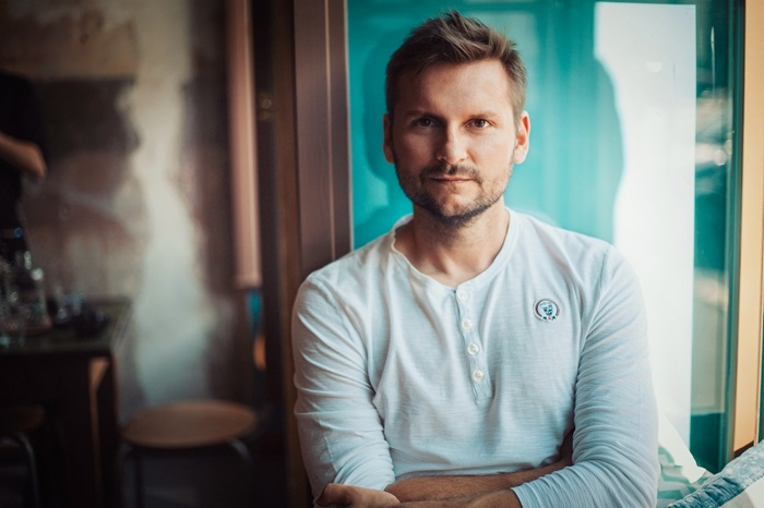 /media/tcop0snb/eduard-pinos