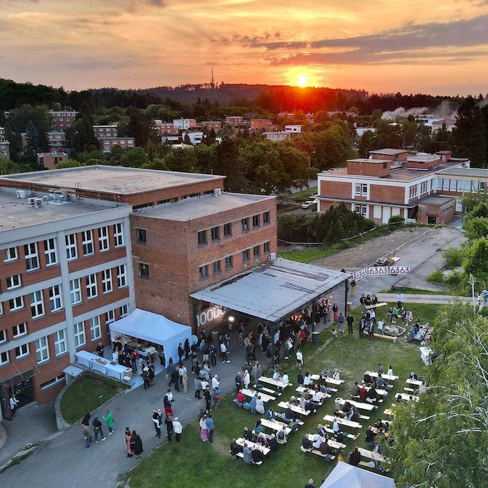 /media/w1lb2ygc/100dola