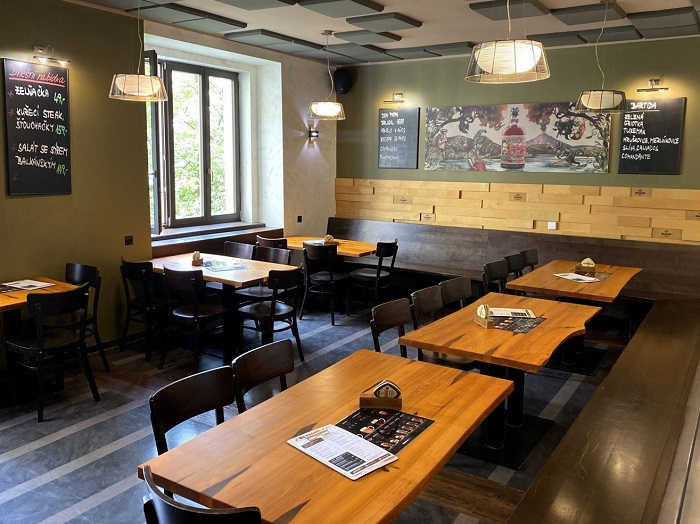 /media/21863/bernard-pub-jeseniova-6