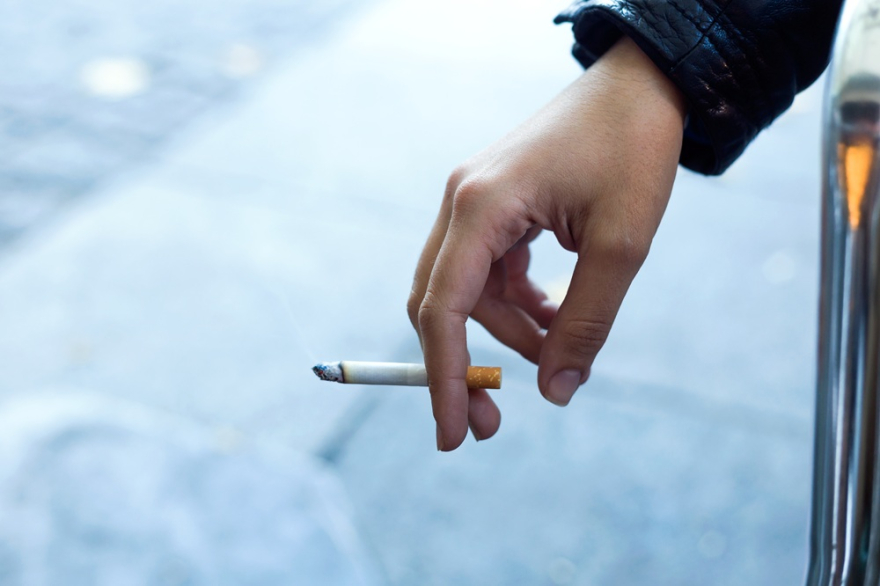 koureni_cigareta_freepik