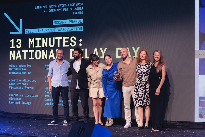 /media/uxuneyjv/goldendrum