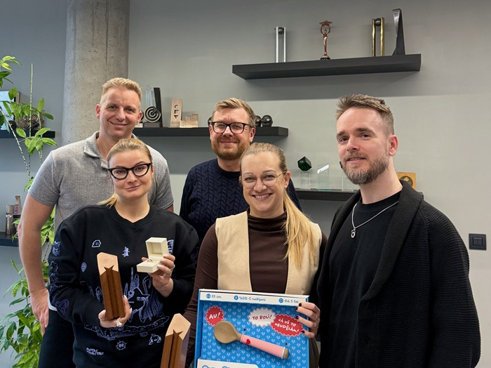 /media/mhtcyskz/adce-publicis-wide