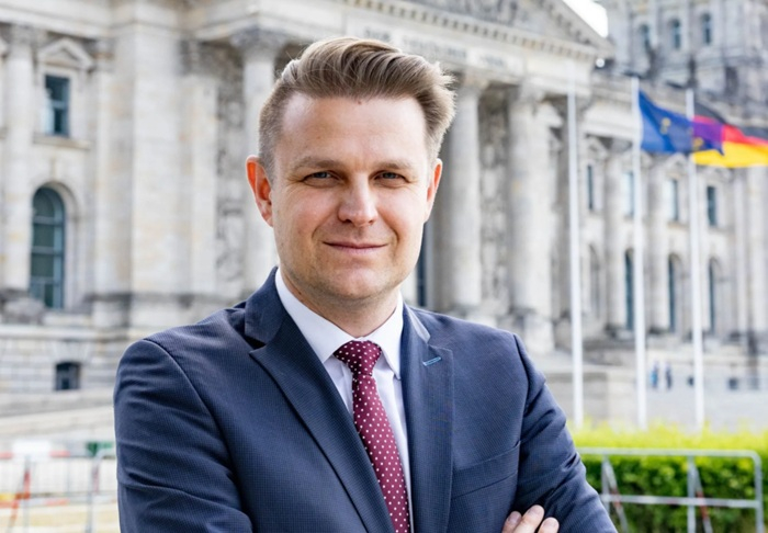 /media/ch1hdvwt/martin-jonas