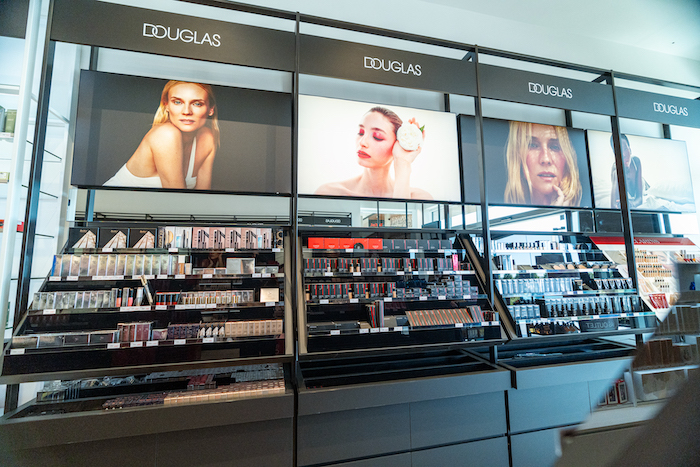 /media/su0b43cr/douglas_1