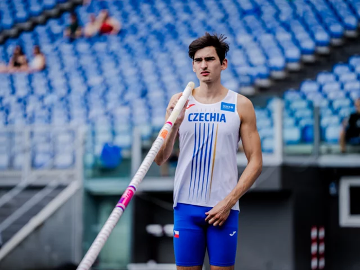 /media/e2bjodgg/atletika_dresy-3